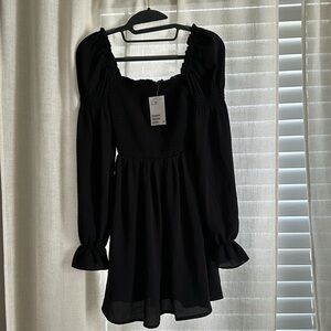 H&M black dress 3XS fits an XS as well